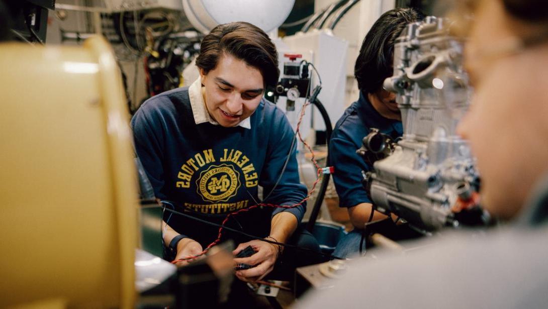 Students working in an electrical lab